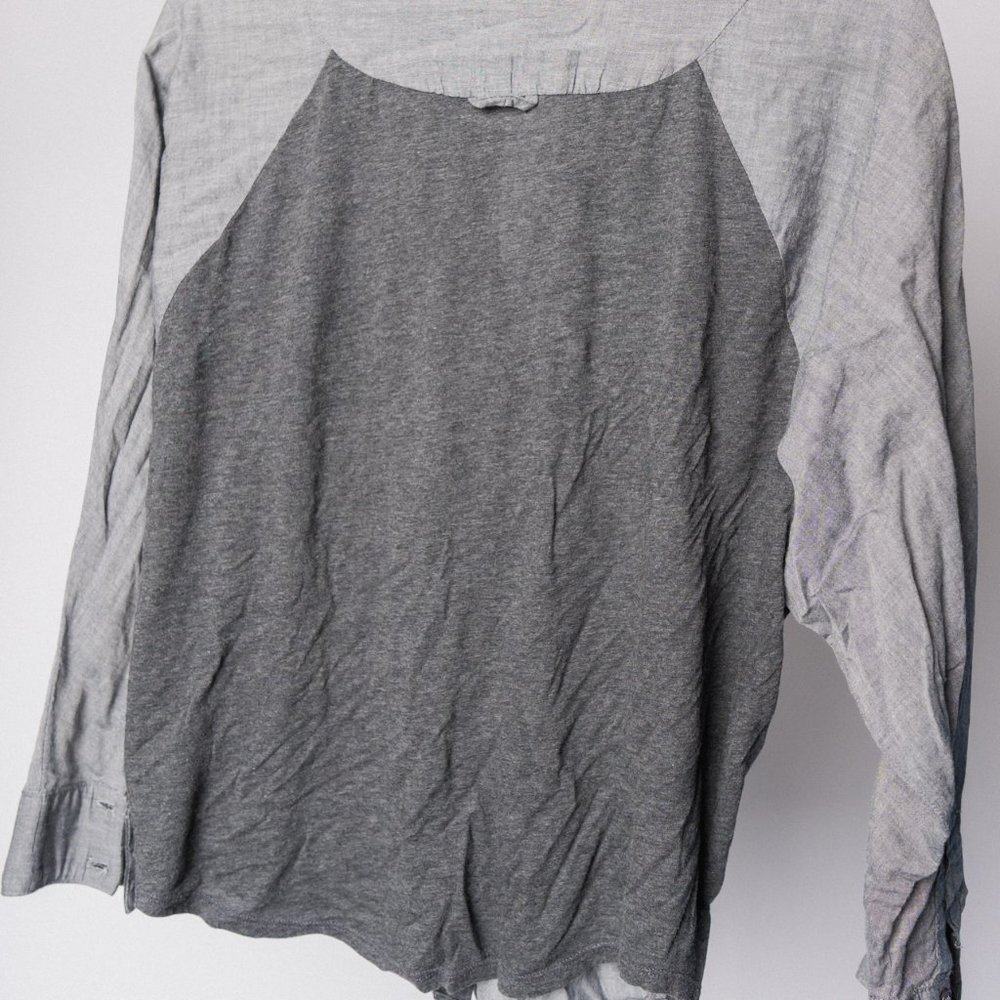 Splendid button top - Picture 3 of 3